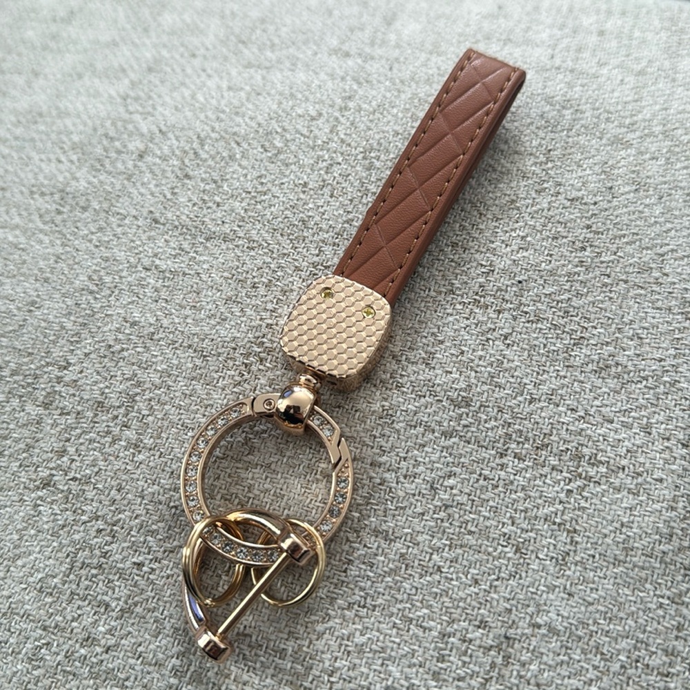 Key chain with D ring